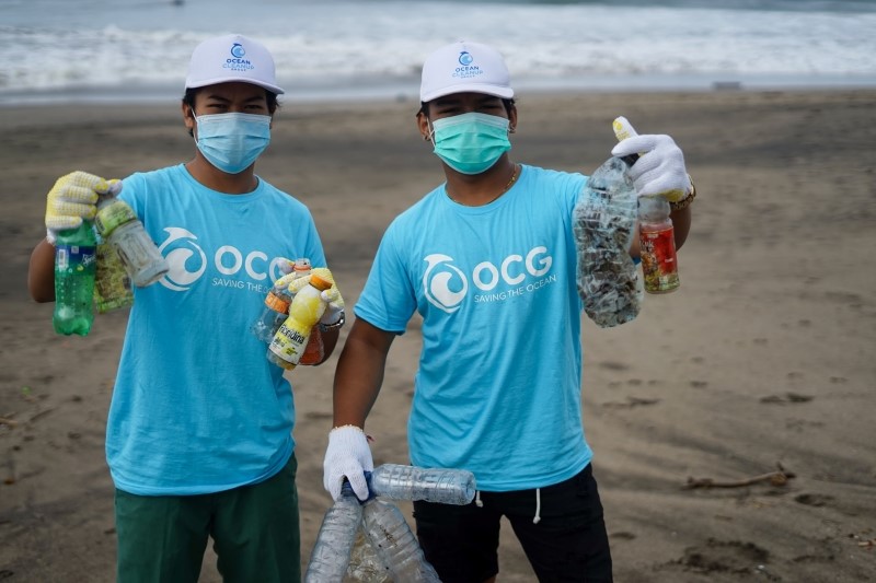 Plastic bottles have a harmful impact on the environment