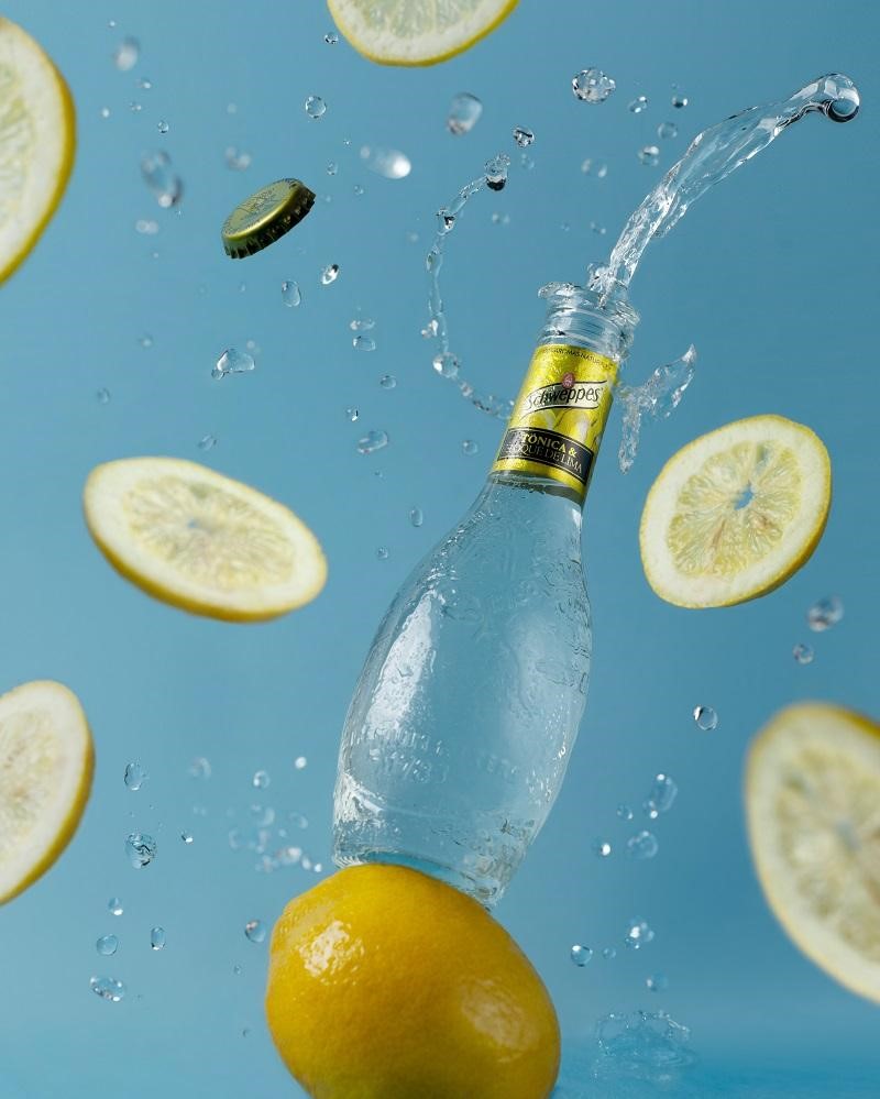 There are many nutrients in the drink bottle