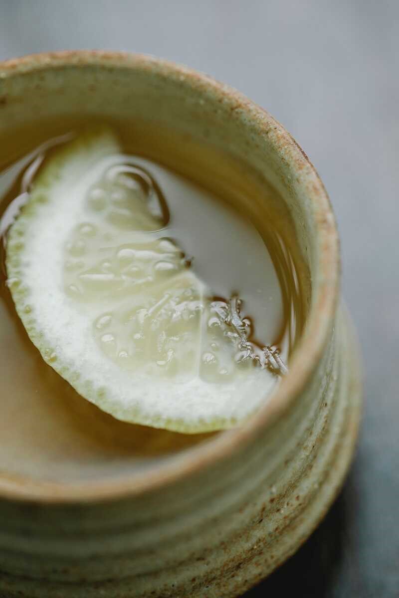 Honey lemon ginger tea contributes to better sleep - drinks to cleanse your system