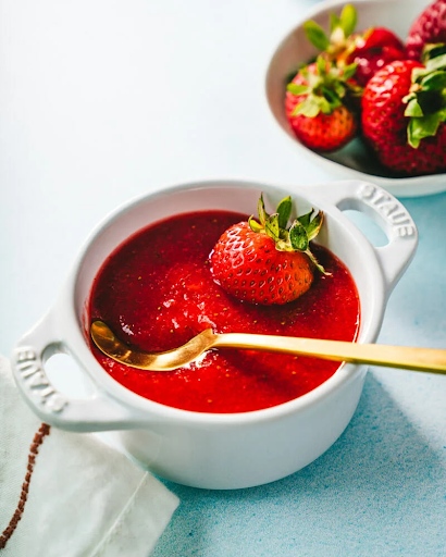 Strawberry puree is a familiar ingredient to make drinks or cakes