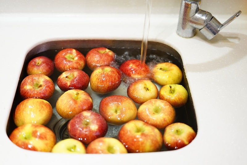 Clean apples make delicious and healthy juices