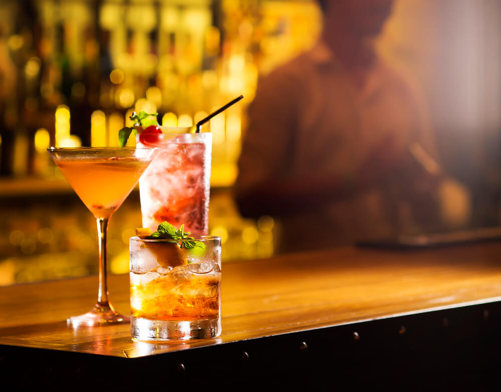 cocktail bar image