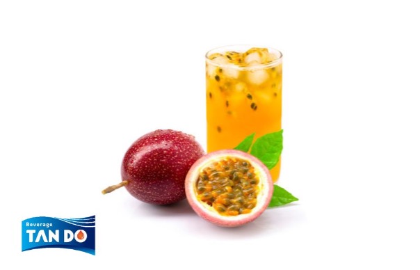 passion fruit juice making